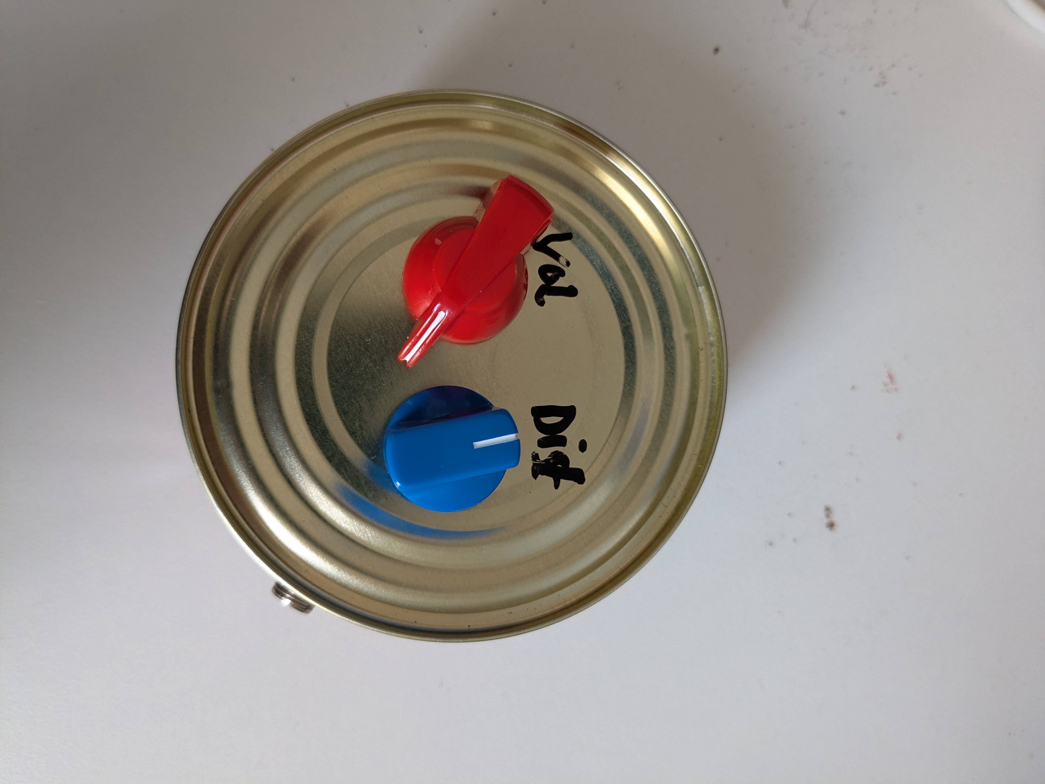 Volume and distortion conrols